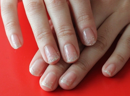 Dịu dàng cùng nail nhũ lấp lánh - 6