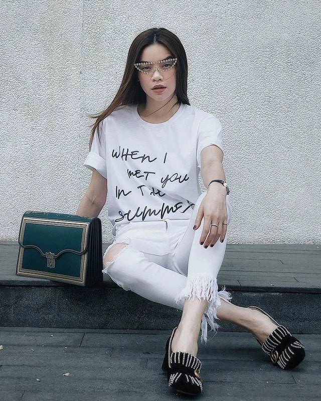 Dùng hàng hiệu trăm triệu không ngờ áo thun rẻ bèo 300k cũng được loạt sao này tranh nhau mua - 10