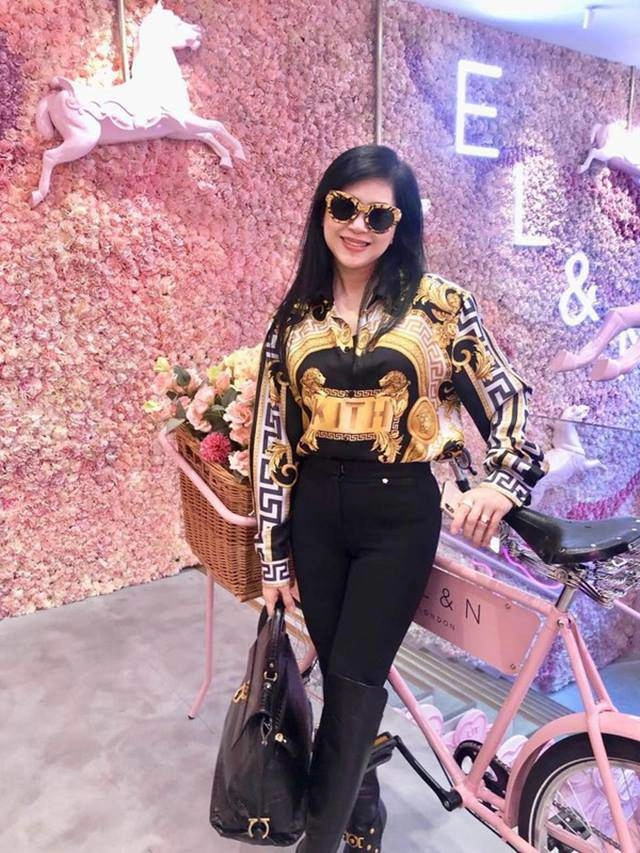 Đụng hàng với công nương kate mẹ chồng hà tăng vẫn ăn đứt nàng dâu hoàng gia nhờ điều này - 10