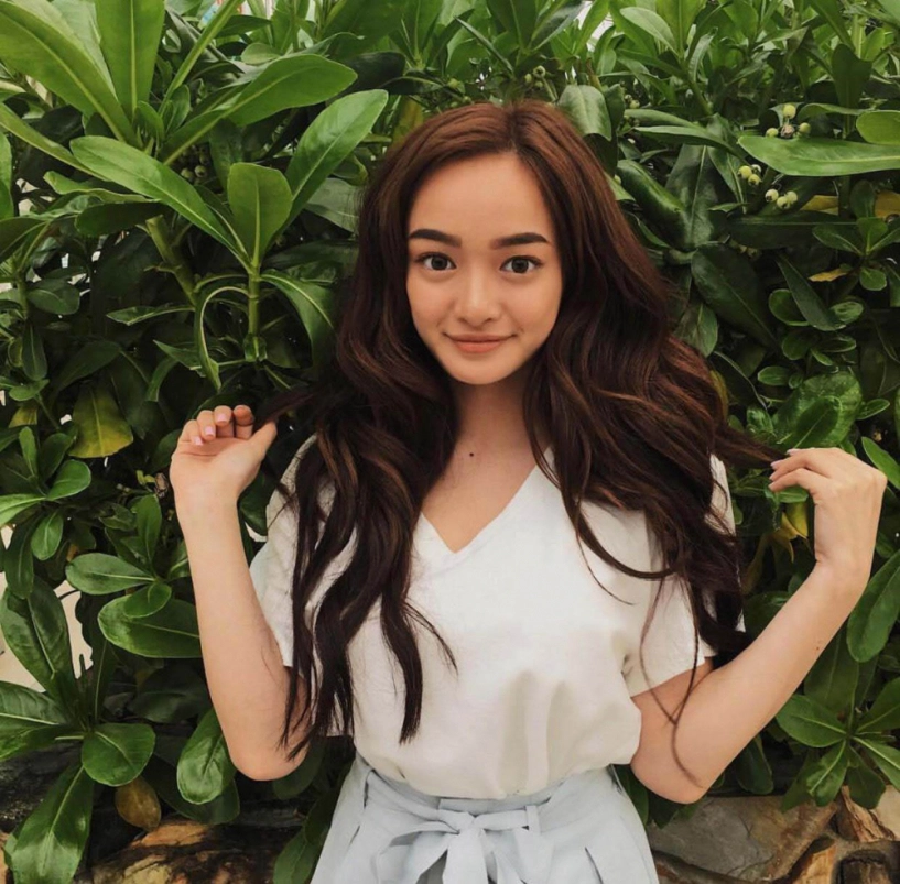 Đừng nghĩ chỉ có gọt cằm mặt mới thon chọn đúng kiểu áo tiết kiệm được khối tiền thẩm mỹ - 1
