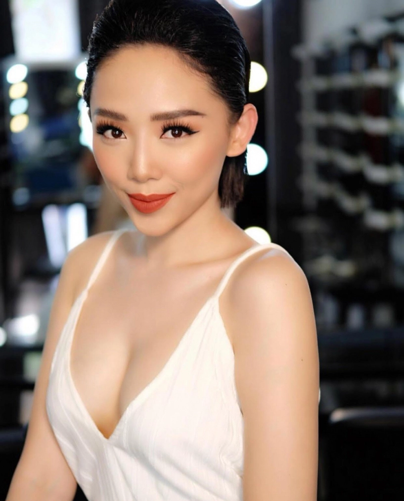 Đừng nghĩ chỉ có gọt cằm mặt mới thon chọn đúng kiểu áo tiết kiệm được khối tiền thẩm mỹ - 2