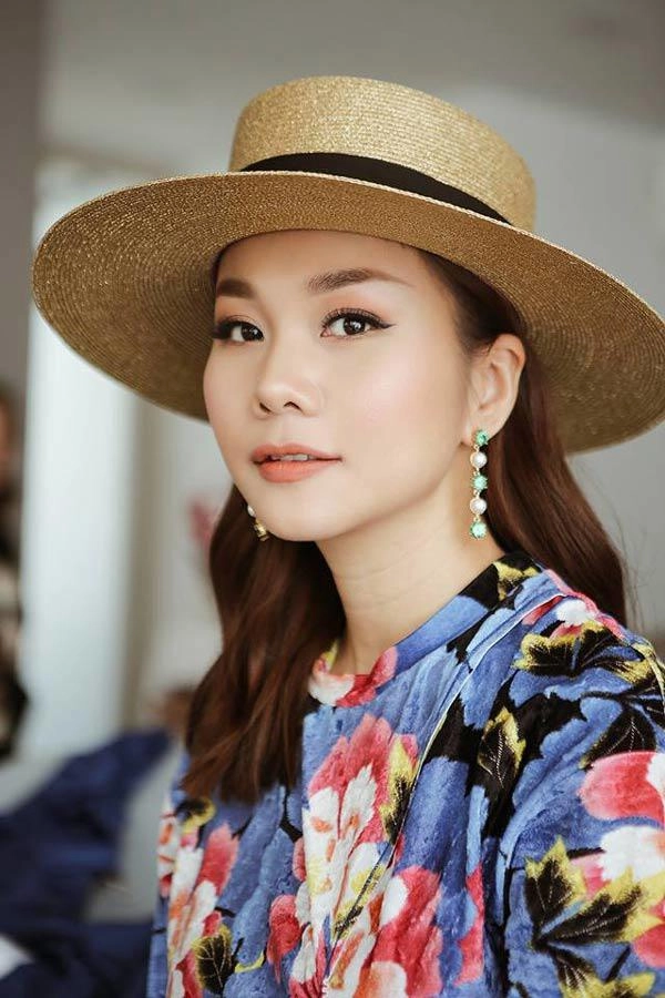 Giàu có là thế nhưng chị đại thanh hằng chỉ dùng mỗi chiếc nón này nhiều năm qua - 1