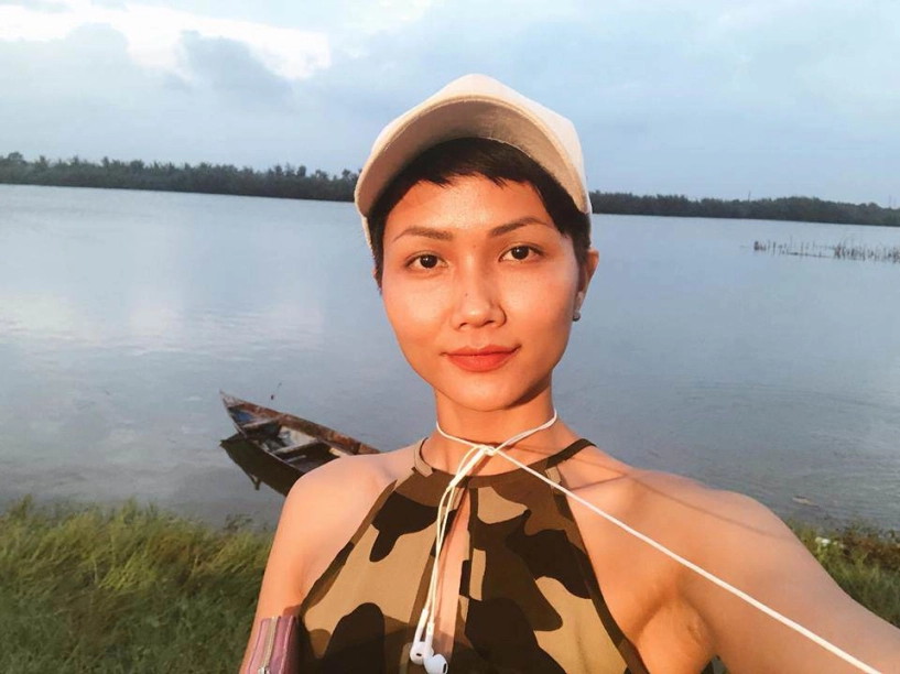 Hhen niê đỗ mỹ linh hương giang ai là người có món đồ thời trang rẻ nhất vbiz - 2