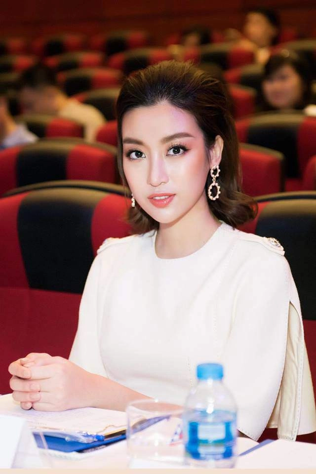 Hhen niê đỗ mỹ linh hương giang ai là người có món đồ thời trang rẻ nhất vbiz - 3