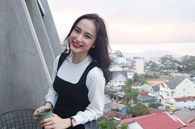 Hở đủ rồi angela phương trinh giờ đây ngoan hiền và kín đáo bất ngờ - 2