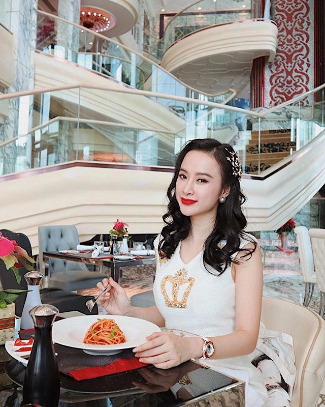 Hở đủ rồi angela phương trinh giờ đây ngoan hiền và kín đáo bất ngờ - 9