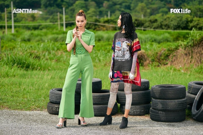 Hồ ngọc hà diện váy khoét ngực bắn tiếng anh như gió trên ghế giám khảo next top châu á - 12