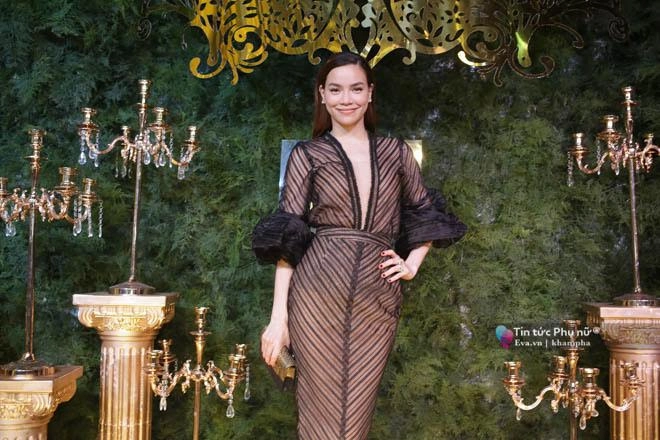 Hồ ngọc hà diện váy xẻ quyến rũ bên cạnh kim lý tại sự kiện - 1