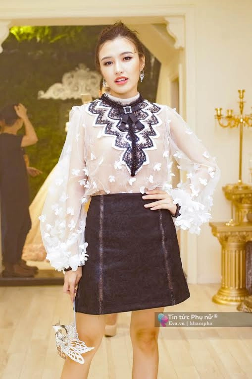 Hồ ngọc hà diện váy xẻ quyến rũ bên cạnh kim lý tại sự kiện - 14