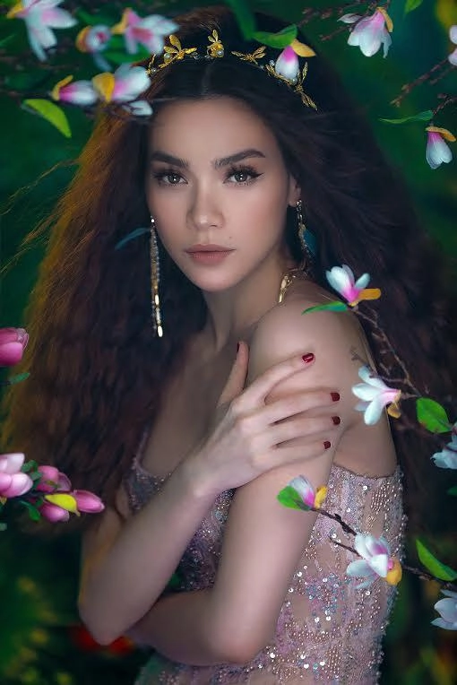 Hồ ngọc hà hoá nữ thần mong manh mê hoặc bao ánh nhìn - 1