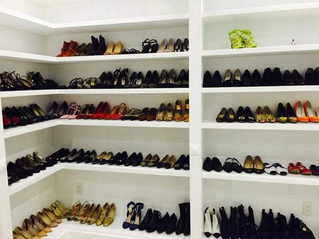 Hồ ngọc hà khoe tủ giày cao đến 7 tầng phân loại chuẩn như shop thời trang - 1