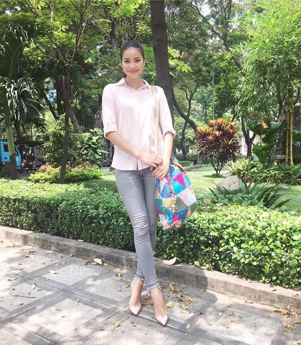 Hoa hậu cuồng màu hồng đâu chỉ có tiểu vy phạm hương cũng có cả núi đồ - 11