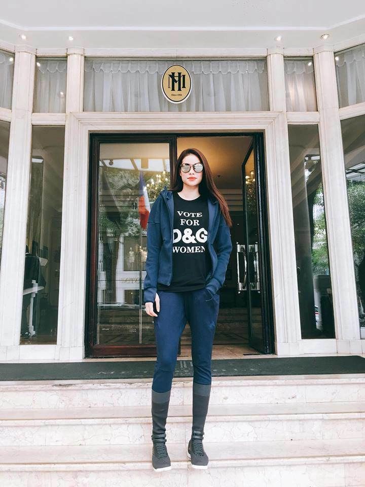 Hoa hậu phạm hương khoe eo thon chân dài thẳng tắp trước tin đồn mang bầu - 6