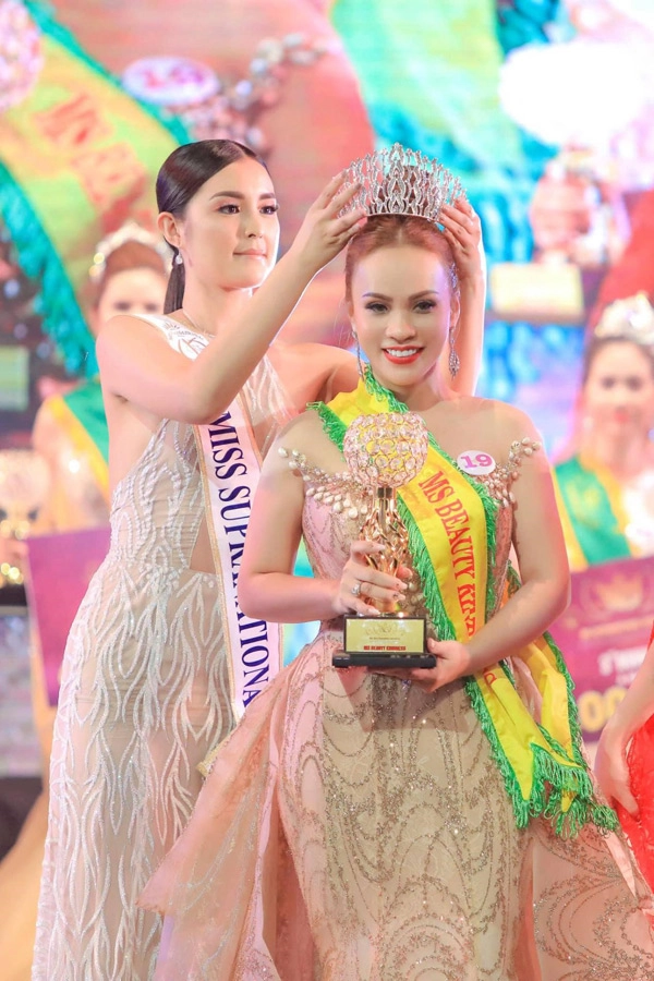 Hoa hậu siêu quốc gia mutya johanna datul trao giải hoa hậu nhân ái 2019 cho vicky nguyễn - 1