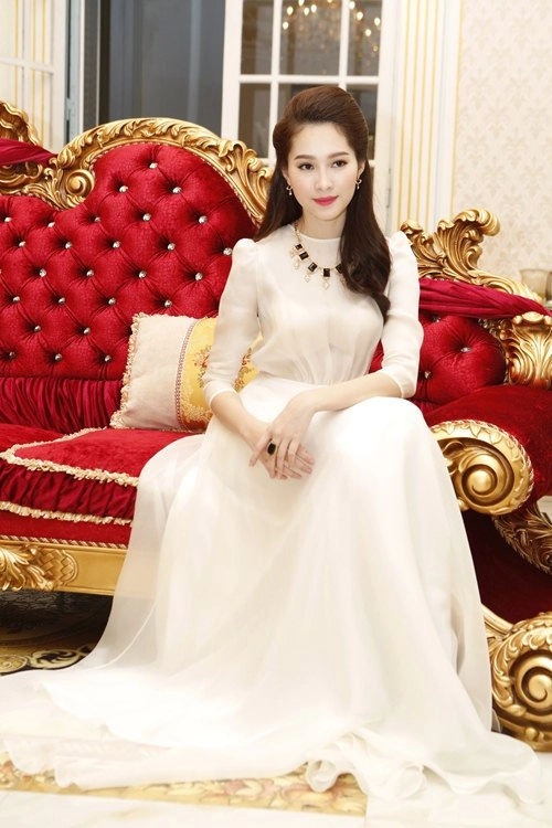 Hoa hậu thu thảo cuốn hút vì vẻ đẹp thiên thần - 4