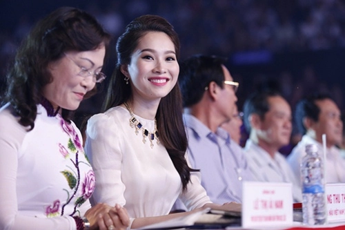 Hoa hậu thu thảo cuốn hút vì vẻ đẹp thiên thần - 7