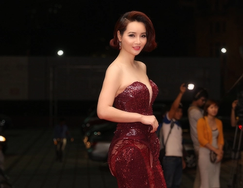 Hoa hậu thu thủy mất điểm vì váy xấu tại cánh diều vàng - 15