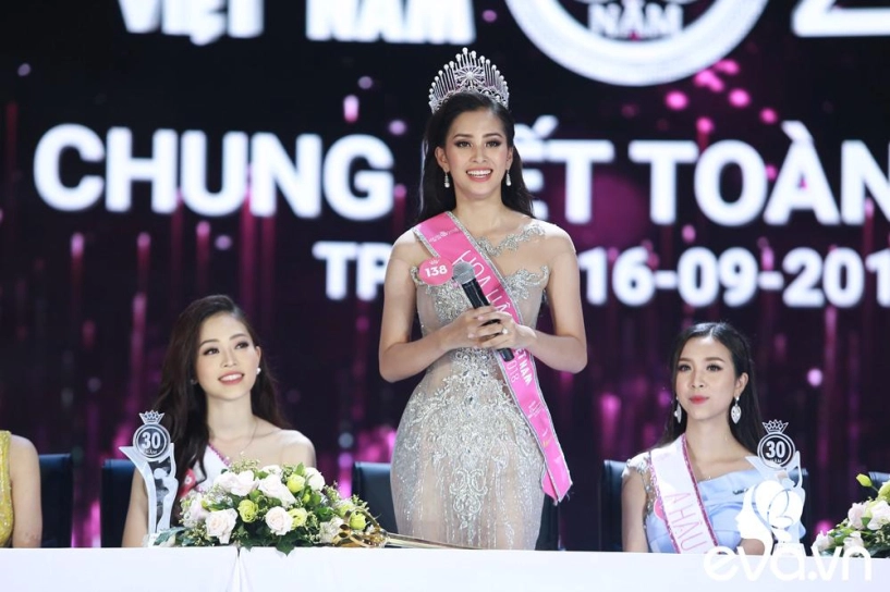Hoa hậu tiểu vy đi thi ba mẹ không tốn tiền nhiều vì mượn đồ của btc - 3