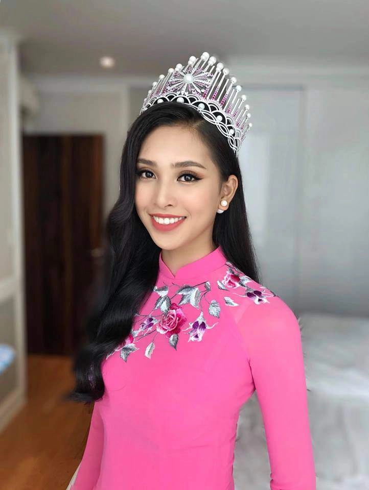 Hoa hậu tiểu vy phải thi đến 2 vòng sơ tuyển mới có được chiếc vương miện danh giá - 1