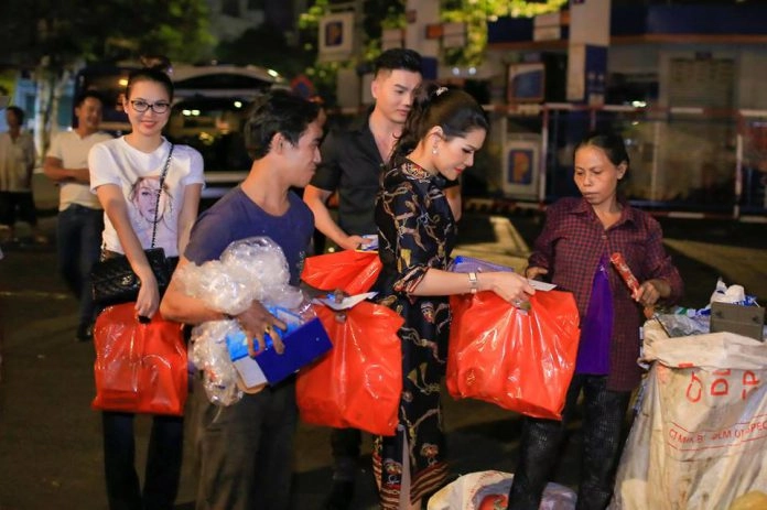 Hoa khôi hương hoàng và những hành động đẹp trong ngày đầu năm mới - 6