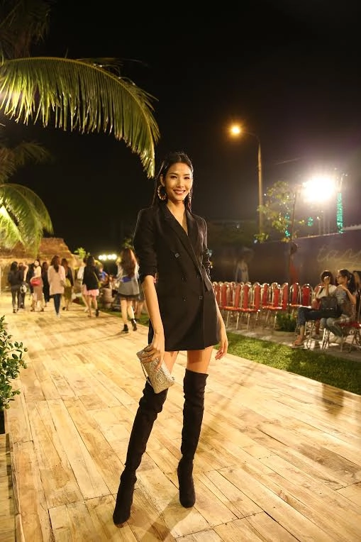 Hoàng thuy tranh thủ chạy show khi chung kết hoa hậu hoàn vũ đến gần - 2