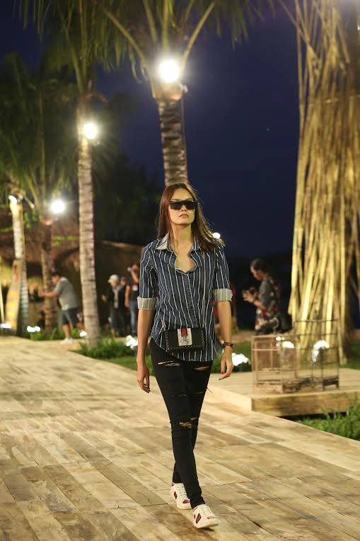 Hoàng thuy tranh thủ chạy show khi chung kết hoa hậu hoàn vũ đến gần - 9
