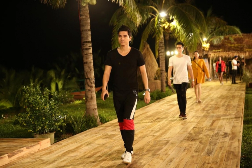 Hoàng thuy tranh thủ chạy show khi chung kết hoa hậu hoàn vũ đến gần - 10