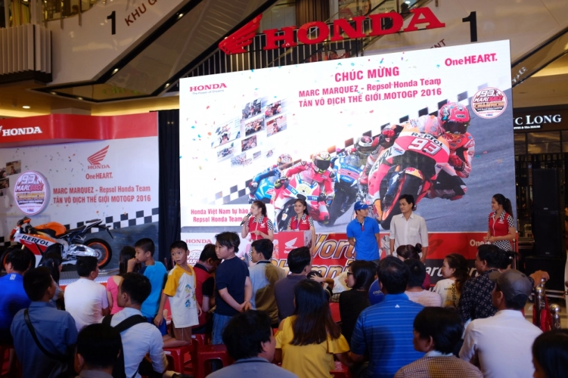 Honda việt nam tổ chức lễ ăn mừng chiến thắng của marc marquez 93 - 7