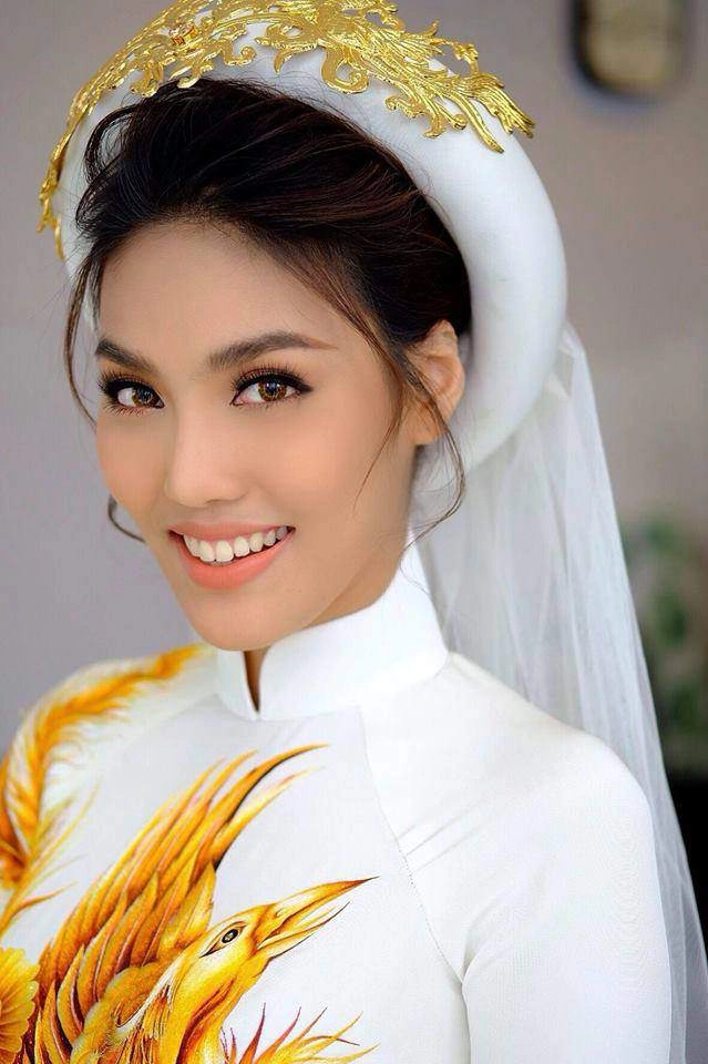 Hot lan khuê mặc áo dài phượng hoàng tung cánh trong lễ đính hôn với chồng đại gia - 2