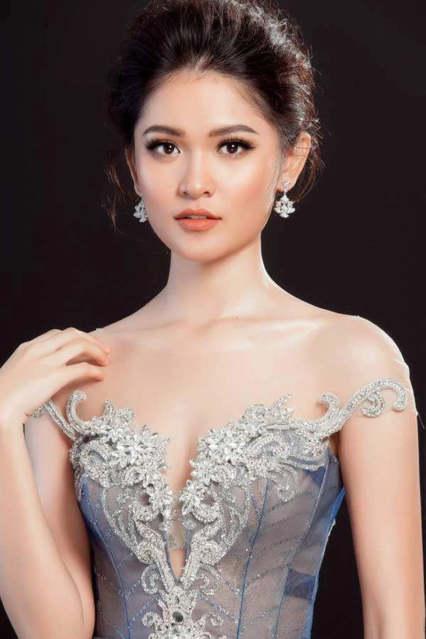 Hương giang hương tràm cũng khổ sở chật vật vì phải đi mượn váy áo để mặc - 2