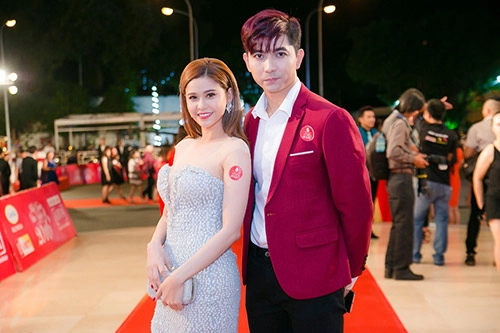 Hương tràm trương quỳnh anh đọ vai trần nuột nà - 11