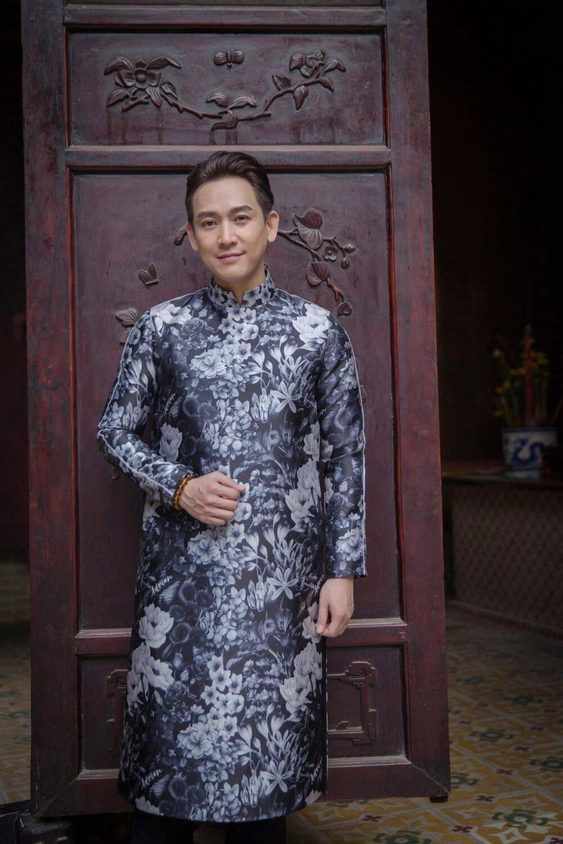 Không chỉ các người đẹp mà ngay cả mỹ nam vbiz cũng diện áo dài du xuân - 4