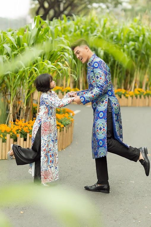 Không chỉ các người đẹp mà ngay cả mỹ nam vbiz cũng diện áo dài du xuân - 7