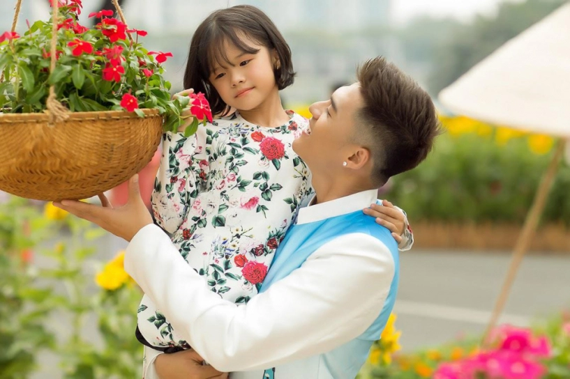 Không chỉ các người đẹp mà ngay cả mỹ nam vbiz cũng diện áo dài du xuân - 11