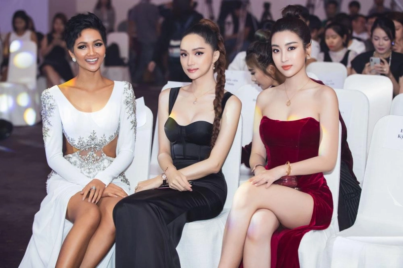 Không còn là hoa hậu nghèo nhất vbiz đỗ mỹ linh mang trang sức tiền tỷ thắp sáng thảm đỏ - 5