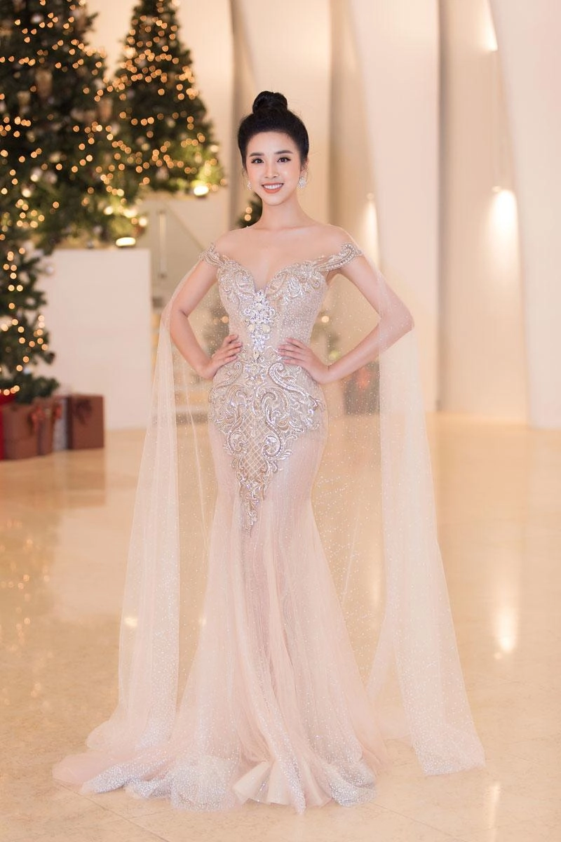 Không còn là hoa hậu nghèo nhất vbiz đỗ mỹ linh mang trang sức tiền tỷ thắp sáng thảm đỏ - 17