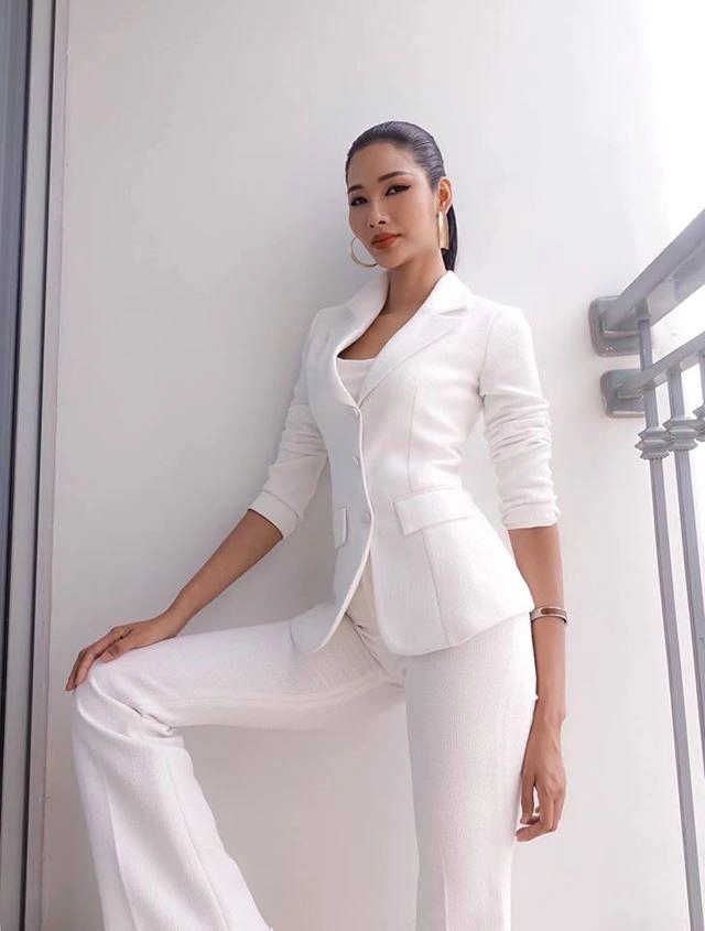 Không còn mặc sến sẩm hoàng thùy giờ khoe 3 vòng hoàn hảo trong loạt outfit đẳng cấp thế này - 10