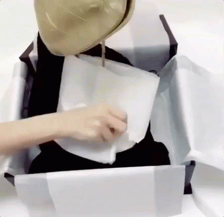 Không phải núi đồ hiệu đây mới là bức hình hot nhất của ngọc trinh khi quần quật shopping - 11