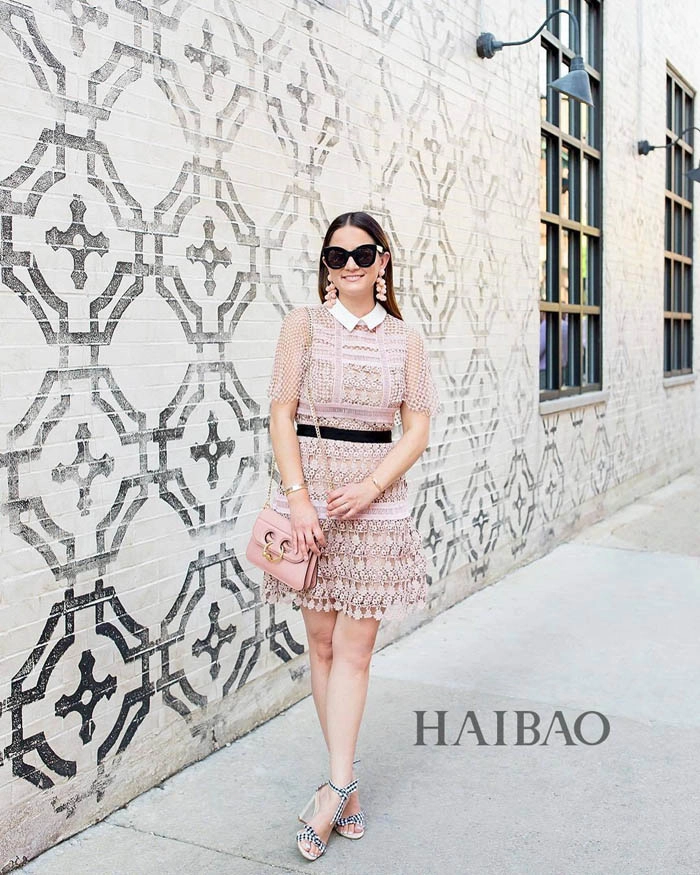 Kỳ lạ cô gái thấp bé như cái kẹo nổi tiếng nhờ mặc đẹp nhưng không bao giờ lộ mặt - 4