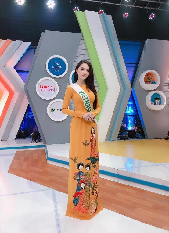 Lần đầu diện áo dài hương giang idol đã đẹp rực rỡ tại miq - 1