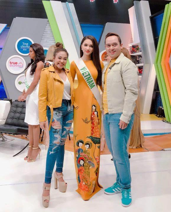 Lần đầu diện áo dài hương giang idol đã đẹp rực rỡ tại miq - 2