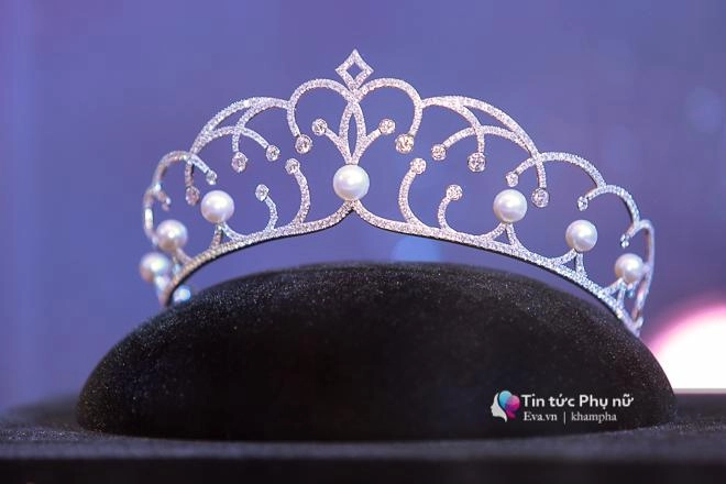 Lần đầu tiên trong lịch sử á hậu hoàn vũ việt nam có vương miện tiền tỷ - 2