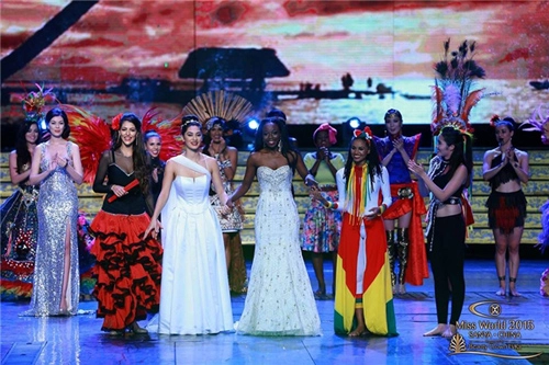 Lan khuê mặc áo tứ thân thi tài năng tại miss world - 4