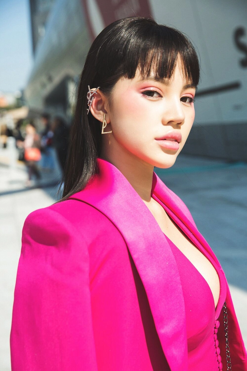 Lan ngọc jolie nguyễn mang hàng hiệu khuấy đảo seoul fashion week ngày đầu - 7