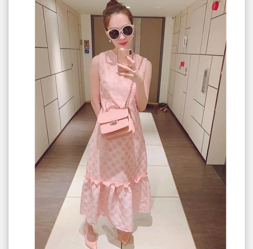 Lấy chồng đại gia nhưng hoa hậu đặng thu thảo vẫn tiết kiệm diện đi diện lại đồ cũ - 1