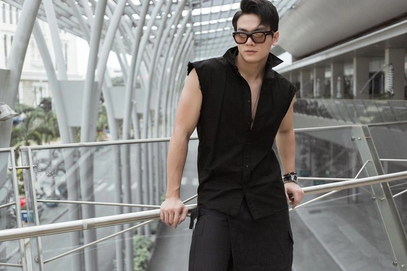 Lê thuý lê xuân tiền mid nguyễn khoe street style chất ngất tổng duyệt show thời trang - 3