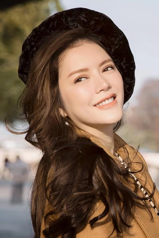 Lý nhã kỳ hoá quý cô nước pháp đầy thanh lịch và trẻ trung - 1