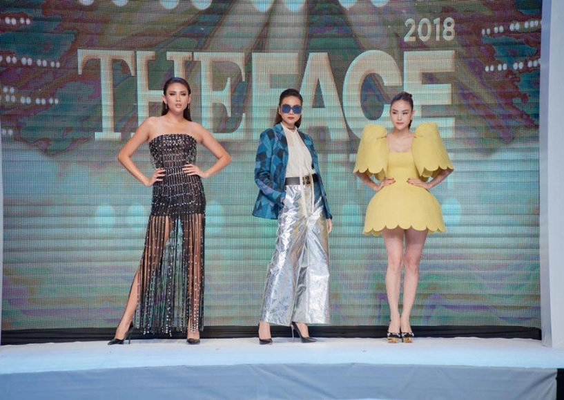Mặc chiếc váy lạ minh hằng bị ví nhưbông hoa dại - 6