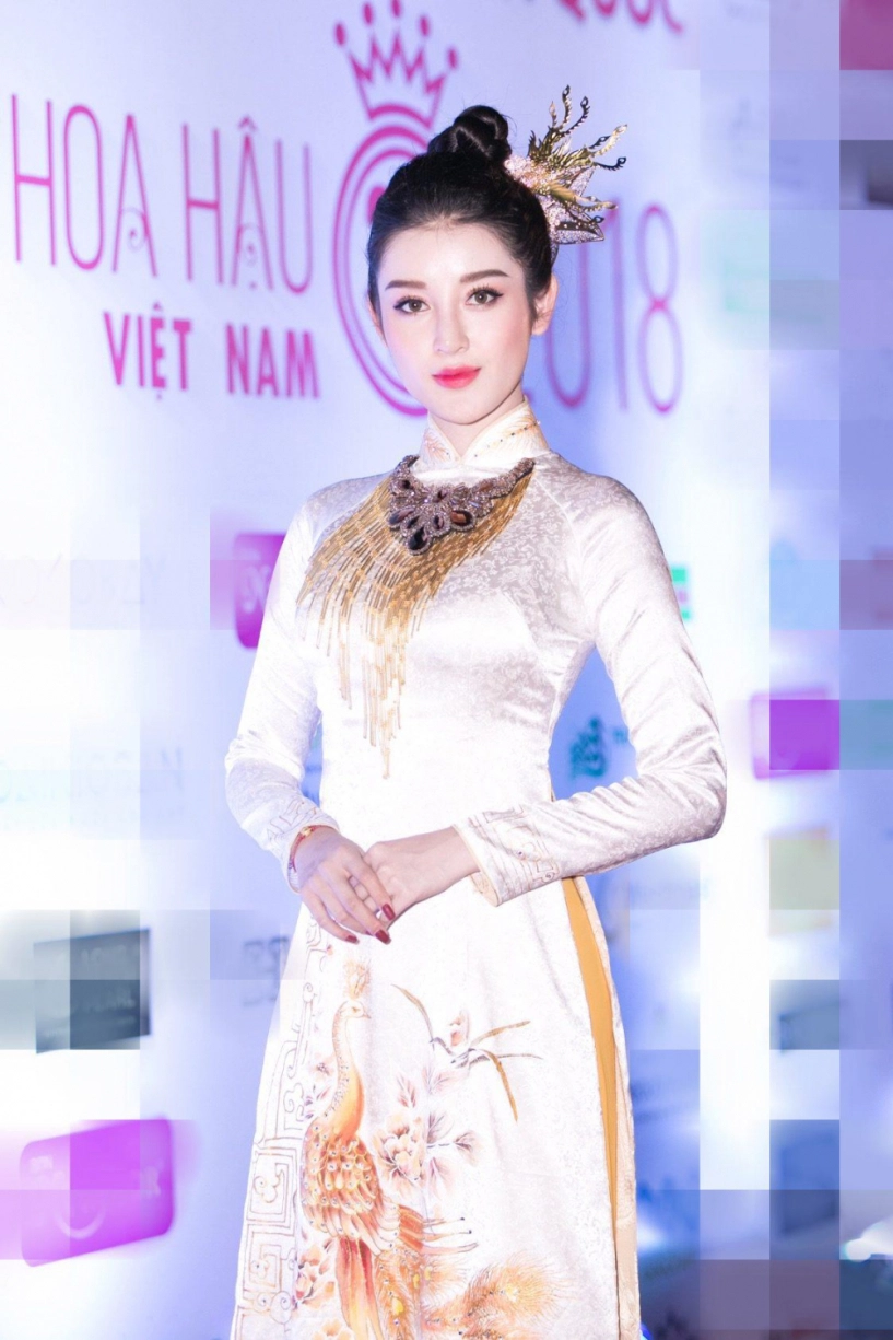 Mặc lại váy của đàn chị đỗ mỹ linh vẫn không hề lép vế nhờ vòng 1 đầy đặn - 12