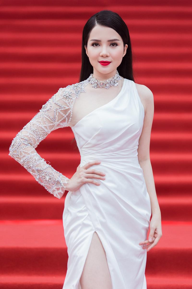 Mai phương thuý đỗ mỹ linh và tiểu vy thắp sáng thảm đỏ miss world việt nam - 12